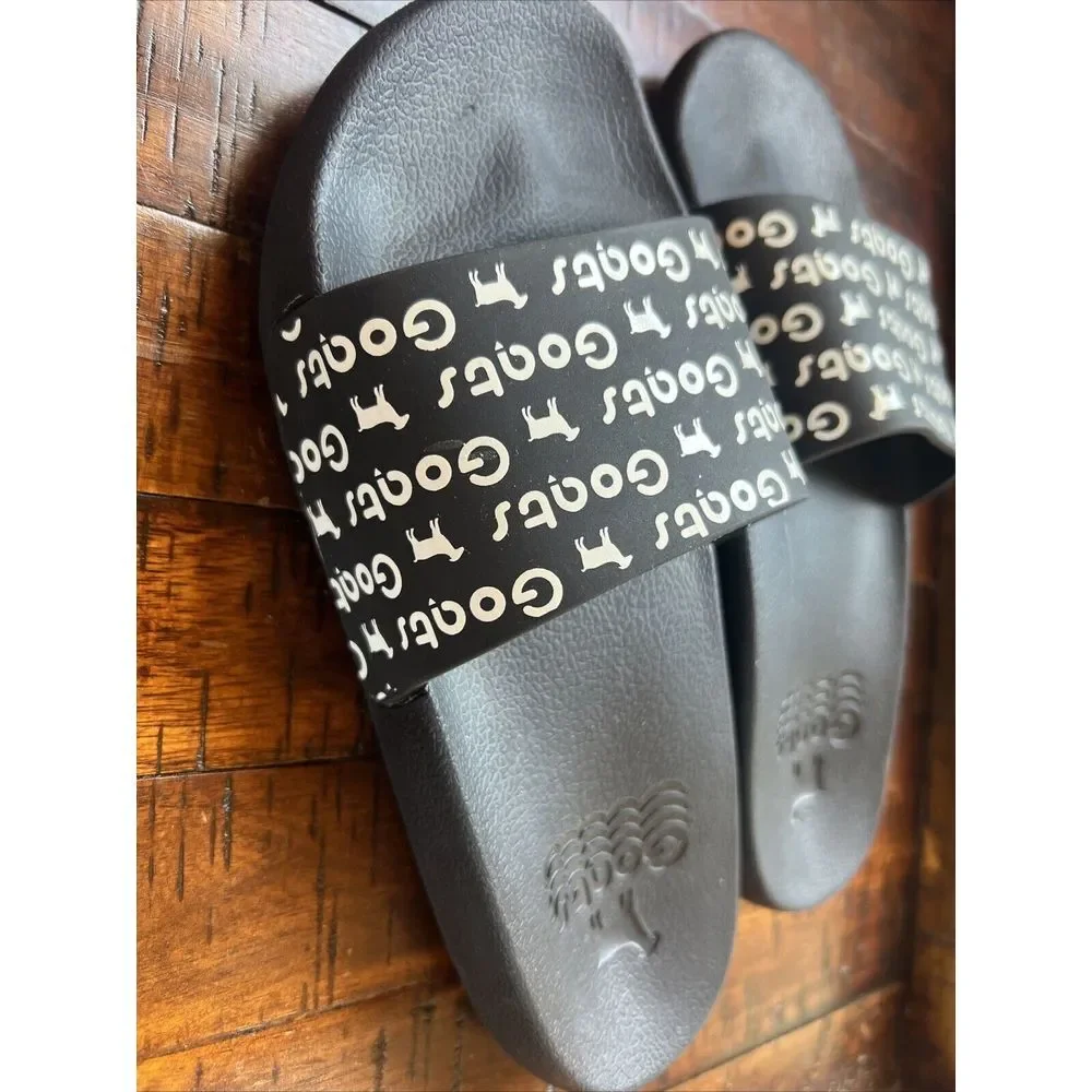 GOATS‎ Black White Logo Comfortable Slip On Slide Sz 3 Y Kids Sandals